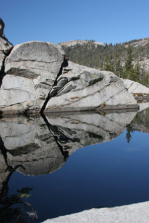Paradise lake Boulders